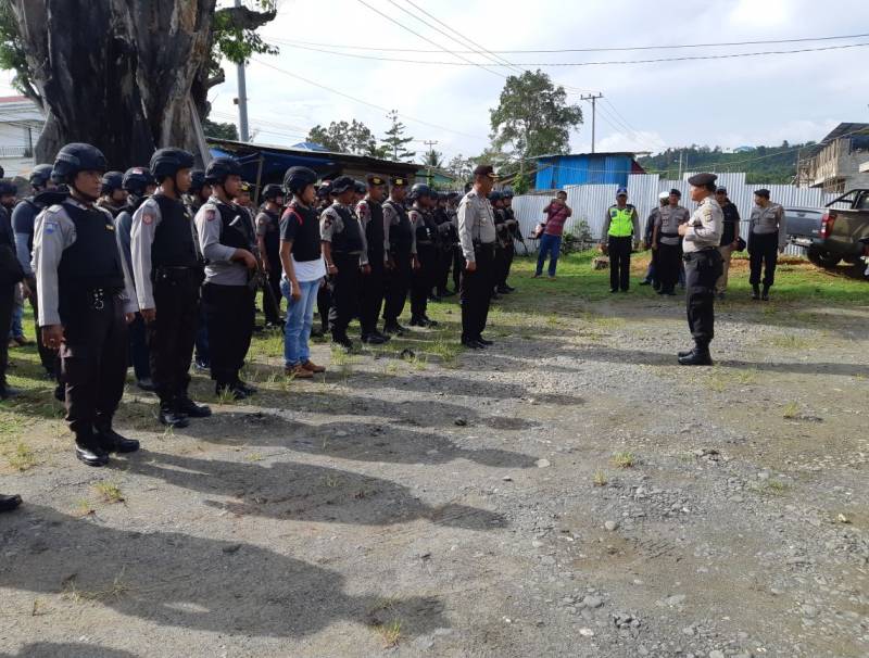 Pembukaan Palang Jln Trans Manokwari-Sorong, Kapolres Manokwari Sampaikan Arahan