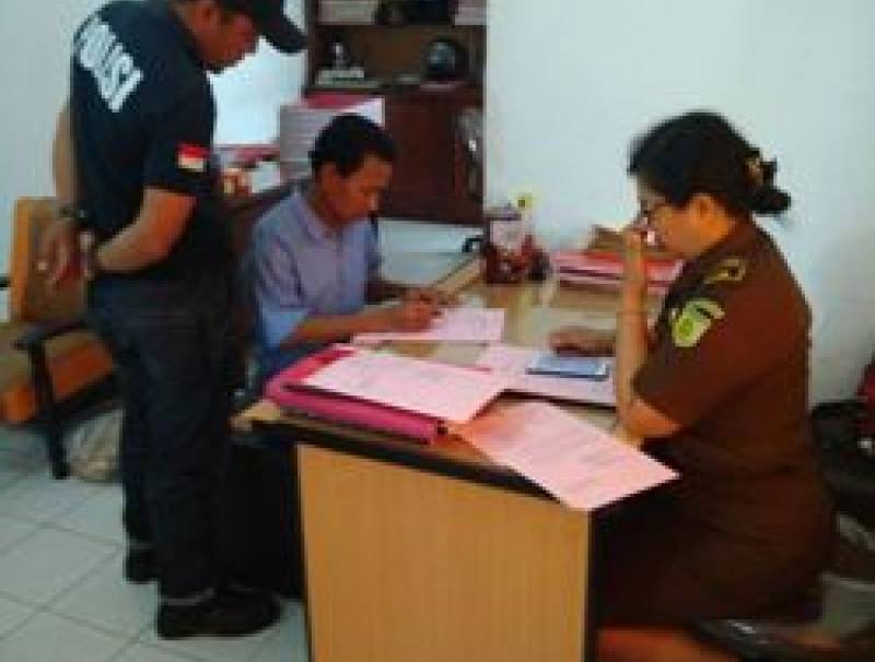 Reskrim Polsek Masni Limpahkan Berkas Perkara, BB dan Tersangka Pencabulan Kepada Kejaksaan 
