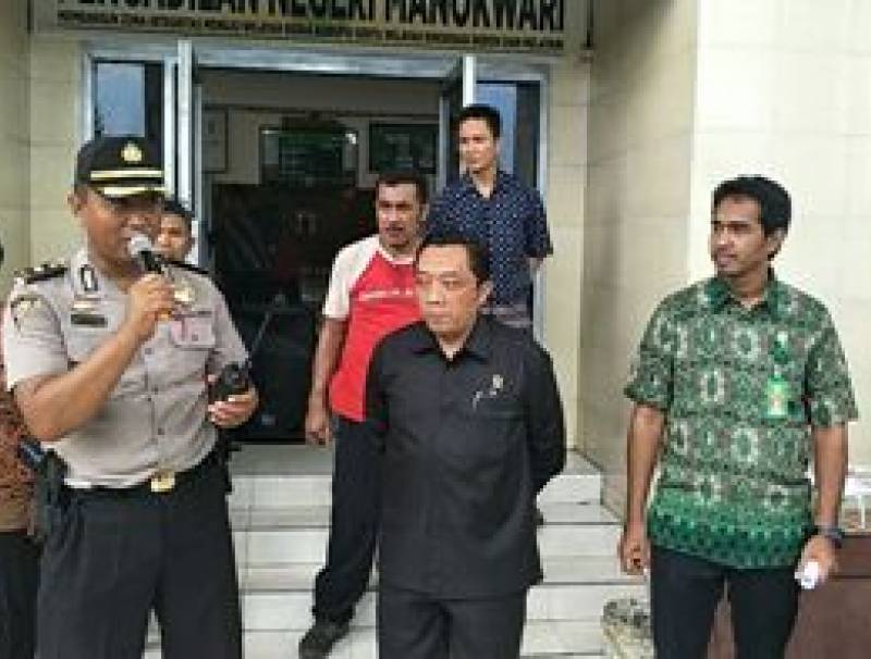 Polres Manokwari Gelar Latihan Kontijensi Huru Hara bersama Di  Pengadilan Negeri Manokwari