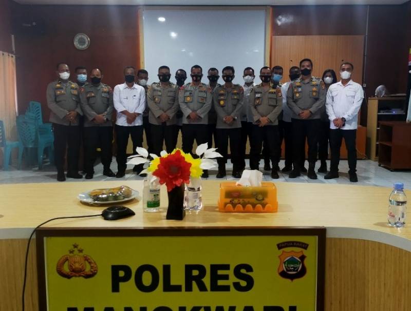 Pejabat utama Polres manokwari serta Kabid dokes dan kabid Propam