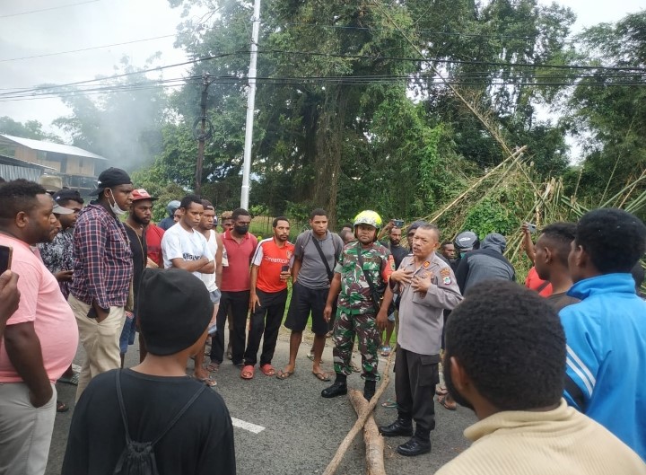 Kapolsek  Amban