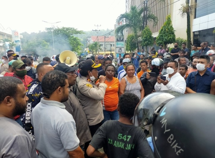 Wakapolres Dalam menyampaikan Himbauan ke masyarakat Fanindi