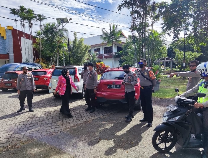 kapolsek amban beserta anggota